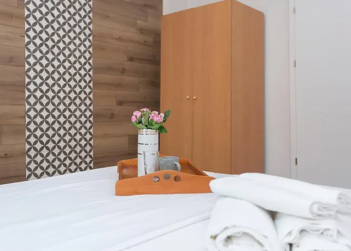 Sunny And Modern 1bdr In The Center Appartamento *