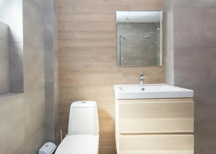 Sunny And Modern 1bdr In The Center