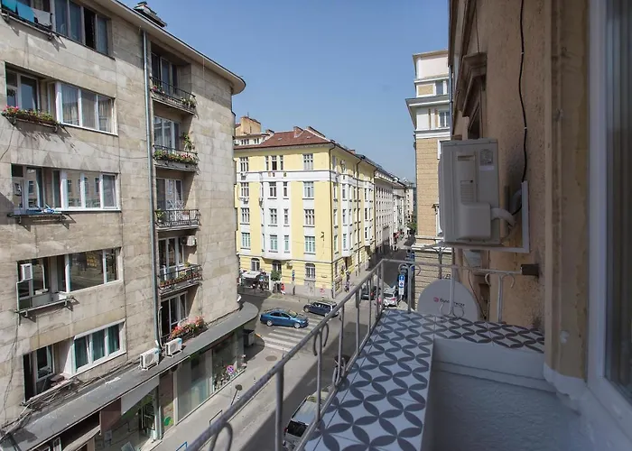 Sunny And Modern 1bdr In The Center *