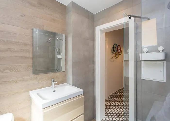 Sunny And Modern 1bdr In The Center *