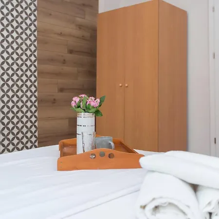 Sunny And Modern 1bdr In The Center Апартамент *