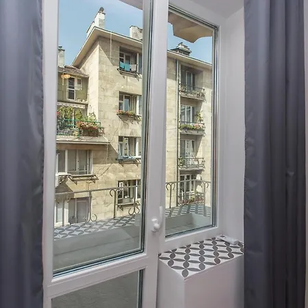 Sunny And Modern 1bdr In The Center Апартамент София