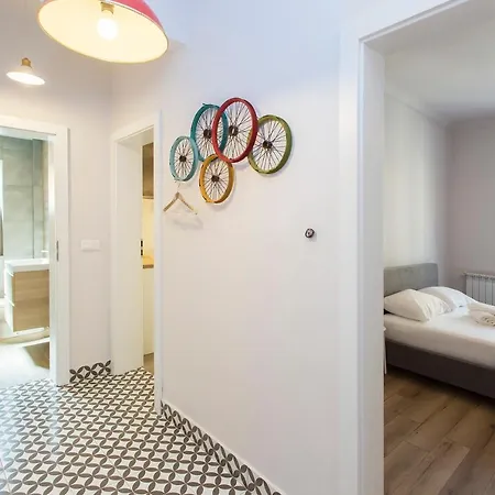 Sunny And Modern 1bdr In The Center * София