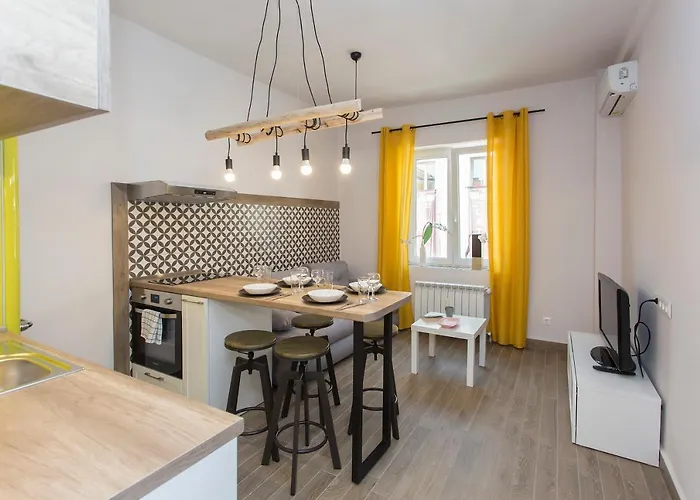 Apartamento Sunny And Modern 1bdr In The Center Sofía