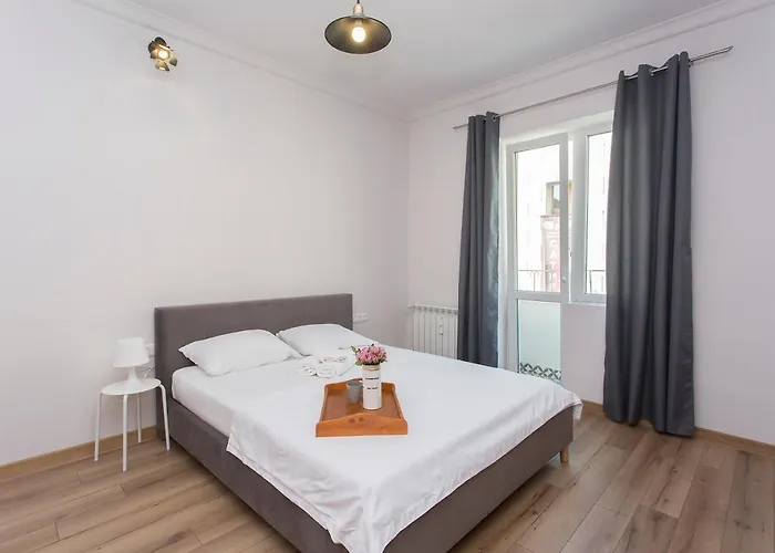 Sunny And Modern 1bdr In The Center София