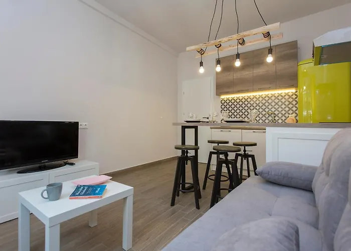 Sunny And Modern 1bdr In The Center Апартамент София